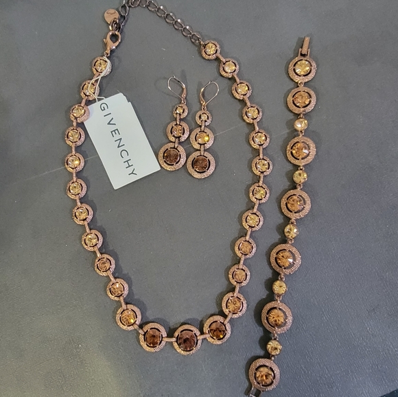 Givenchy Gold and Brown Necklace Set - Picture 7 of 10